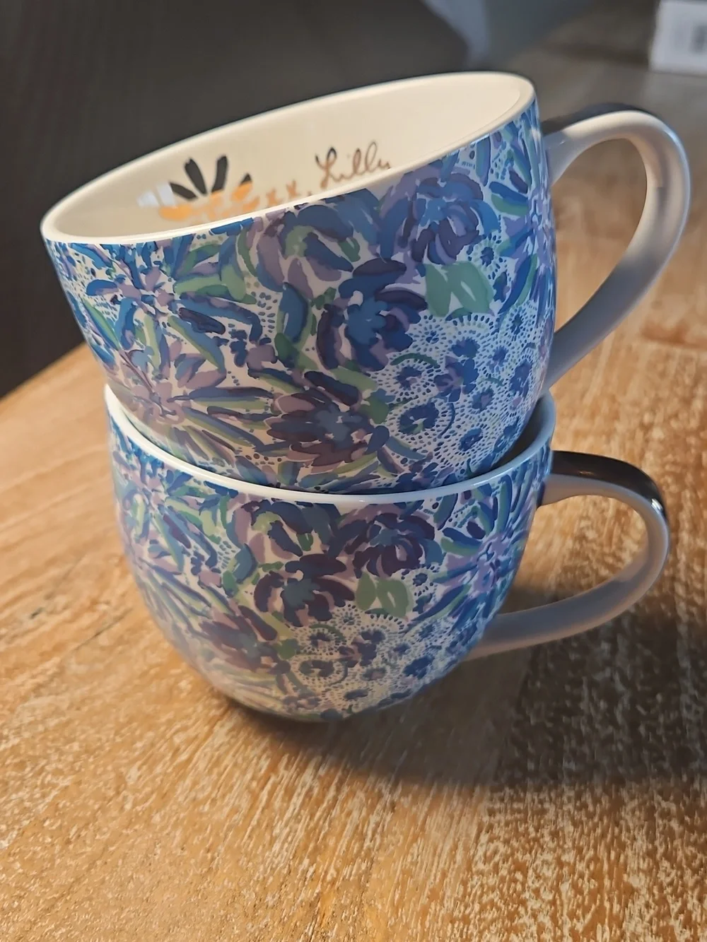 Lilly Pulitzer Hidden Lion Floral 12oz Mugs - Picture 1 of 6